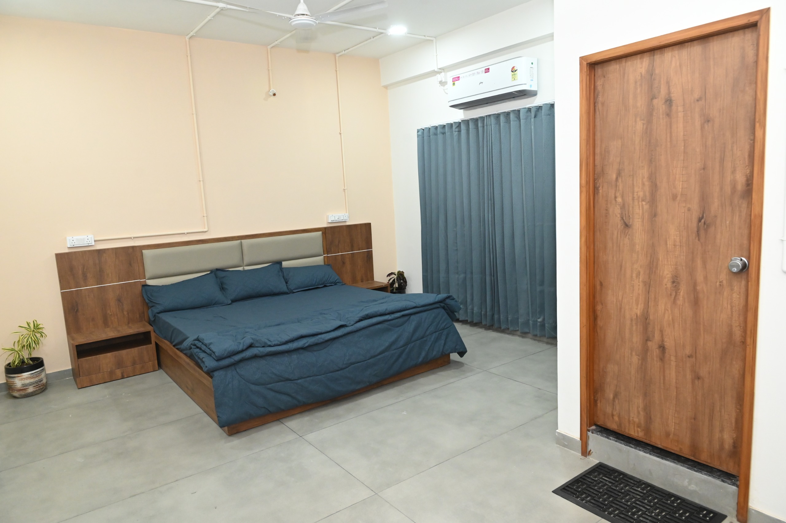 B3-204 Studio Appartment